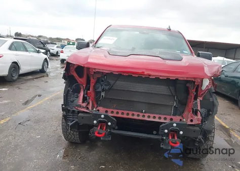 2024 Chevrolet Silverado 1500 4Wd Short Bed Lt Trail Boss z USA, uszkodzony, nr VIN 3GCUDFED9RG358369